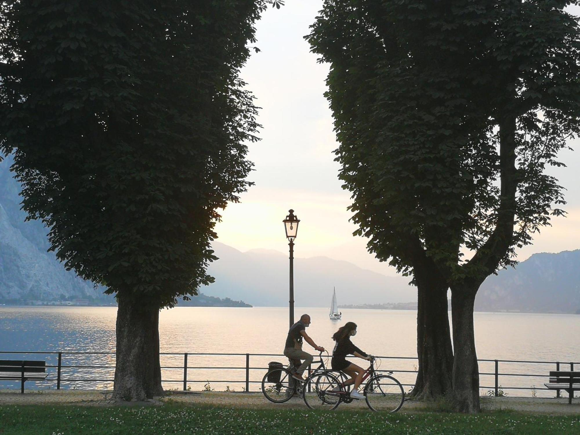 Big Romantic Lake View & Terrace Apartamento Lecco Exterior foto